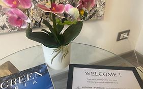 Lovely Apt Really Downtown - Free Private Parking Included! -