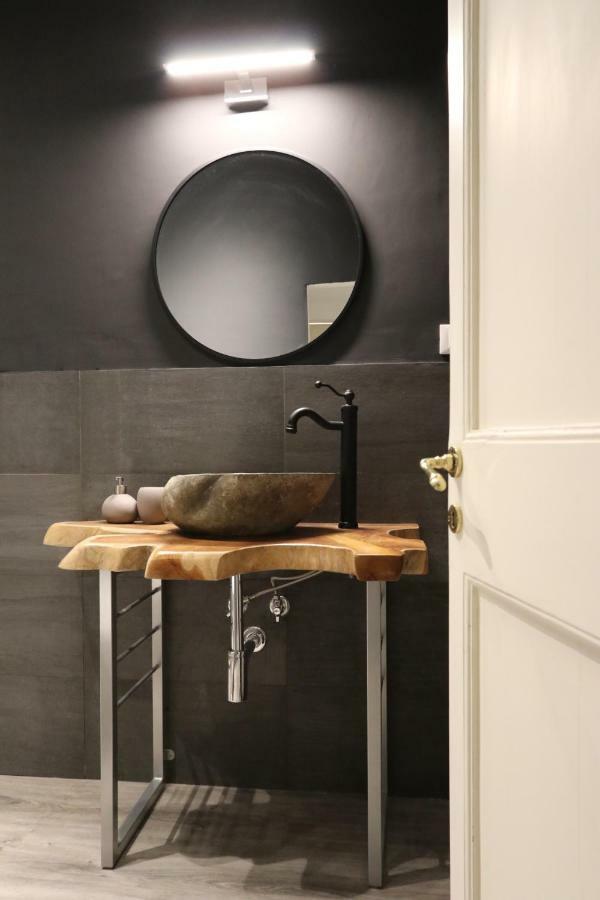 Lovely Apt Really Downtown - Free Private Parking Included! - Genoa Exterior photo