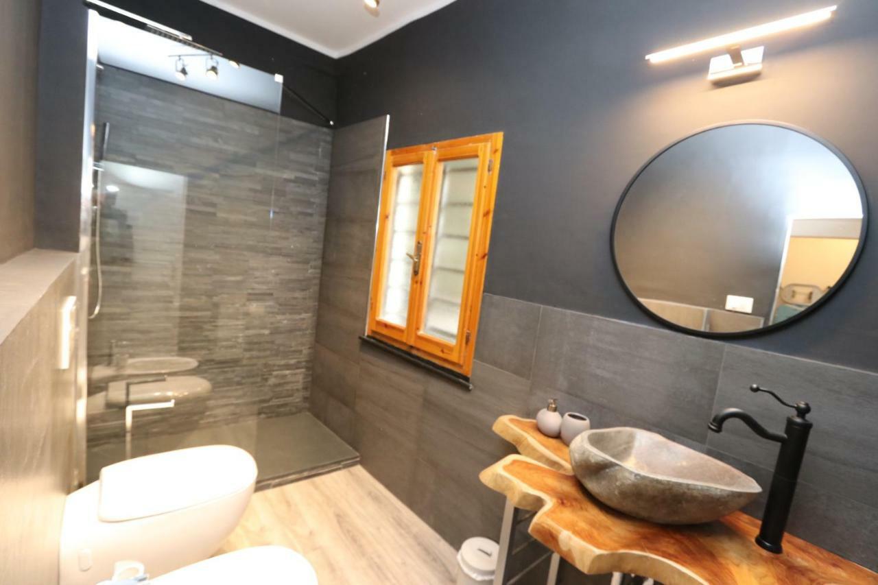 Lovely Apt Really Downtown - Free Private Parking Included! - Genoa Exterior photo